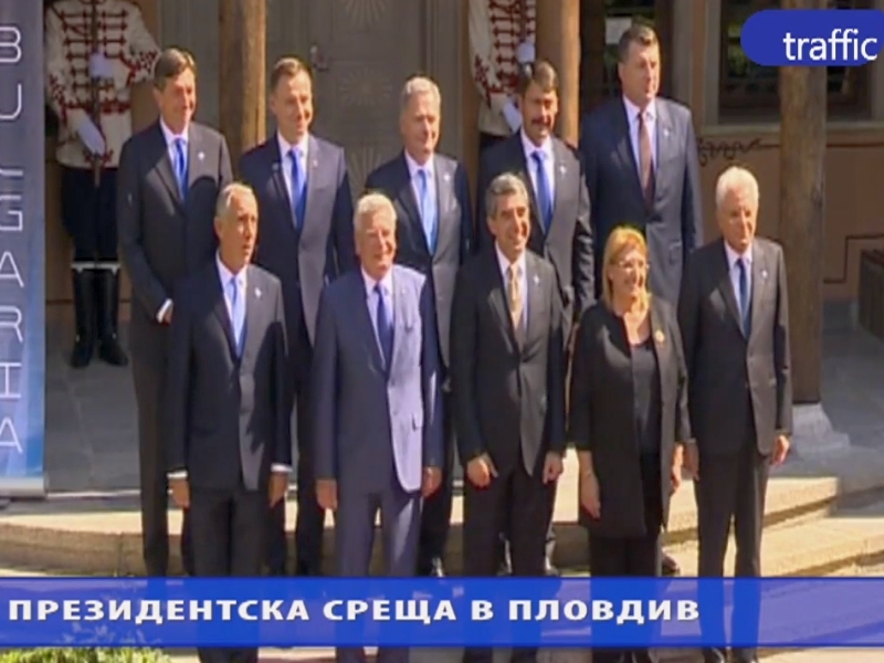 ЕМИСИЯ НОВИНИ: Президентите в Пловдив отлагат учебната година с 2 часа