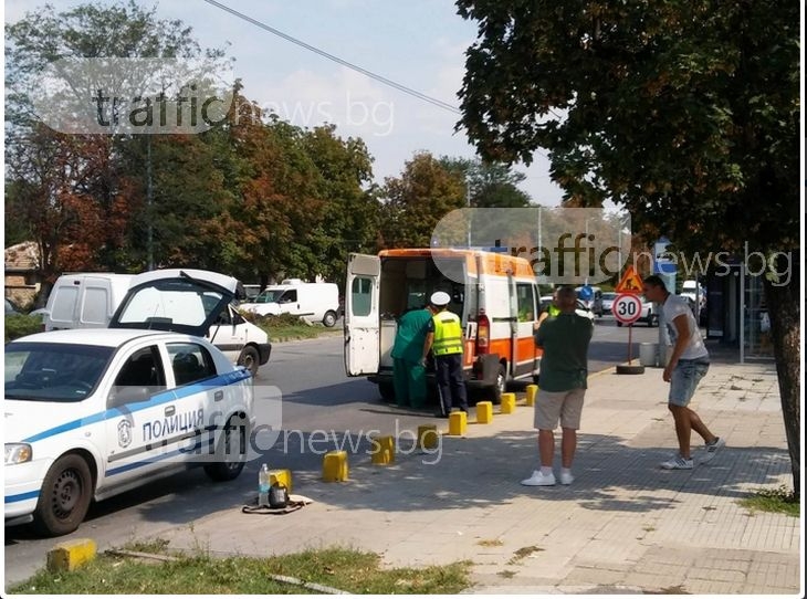 Пловдивчанка е в болница, след като бе пометена на зебра от мерцедес