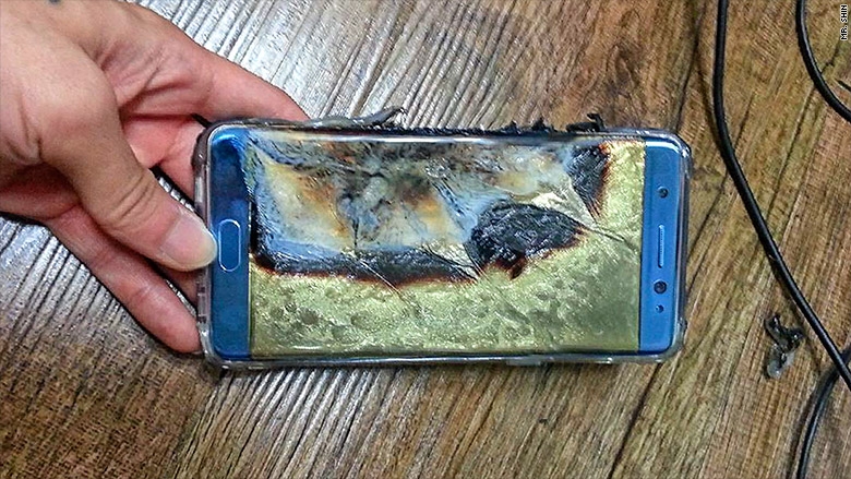 И новият Samsung Note 7 пропуши… буквално