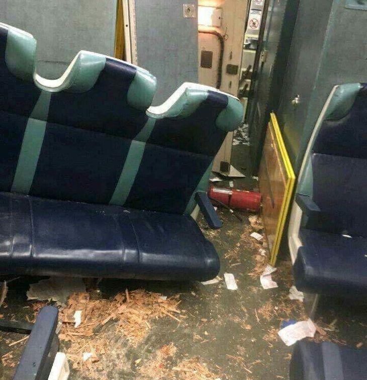 Влак дерайлира в Ню Йорк, има ранени