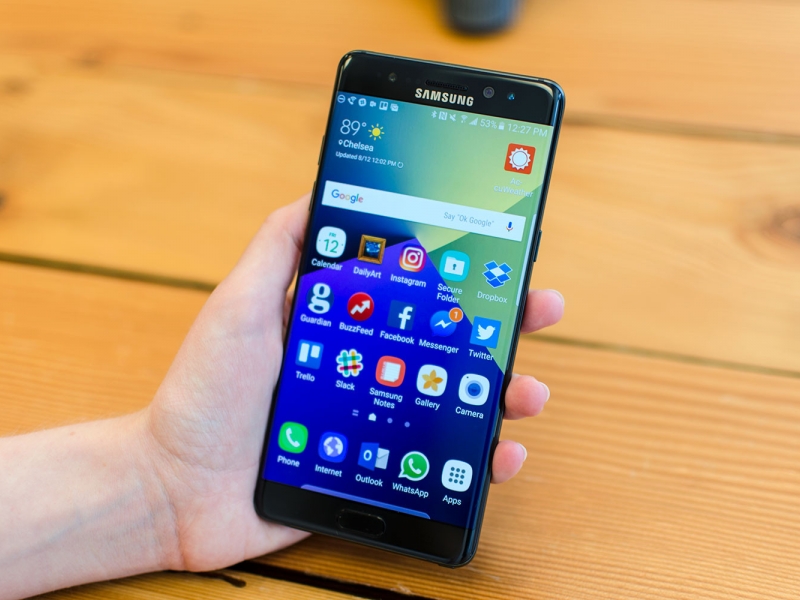 Samsung успокояват: Няма опасност Note7 да избухне в България, не го продаваме тук