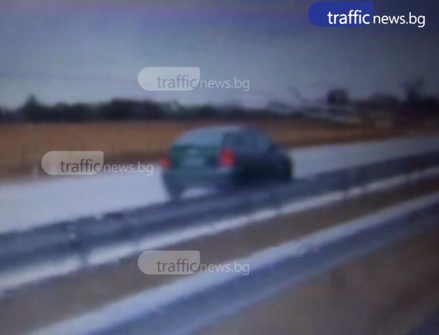 Камикадзе край Пловдив! Кола лети със 110 км/ч в насрещното на магистралата ВИДЕО