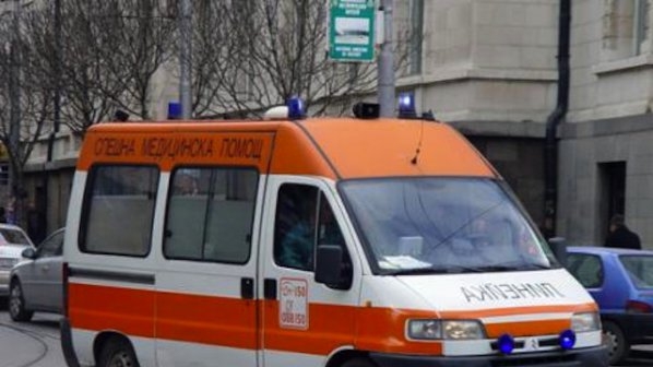 18-годишен младеж отне предимство и блъсна ауди в Пловдив, той и спътничката му са ранени