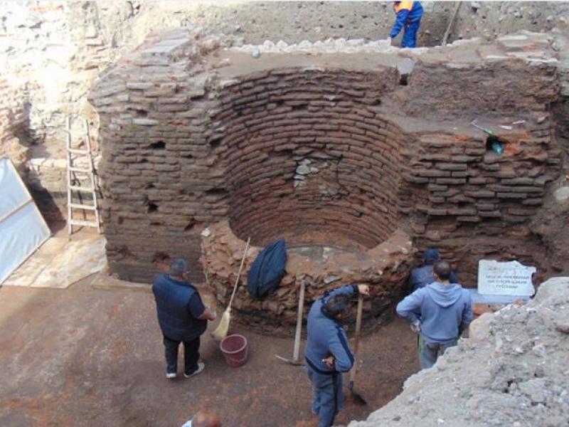 Откриха римска баня в центъра на Пловдив СНИМКИ