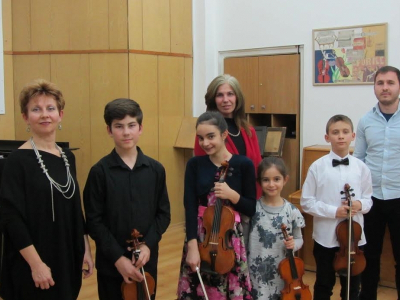 Млади пловдивски цигулари се върнаха с награди, изнесоха концерт в Музикалното