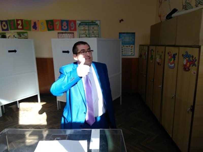 Митьо Пищова ще прави гладна стачка, закани се да се обеси пред ЦИК