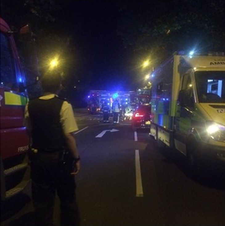 Трамвай се преобърна в Лондон! 40 са ранени, петима са заклещени  