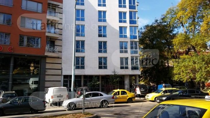 Строителни бригади окупираха хотела на Кирил Рашков в центъра на Пловдив СНИМКИ