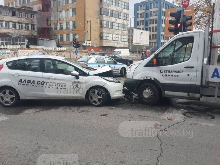 Пострадалият сотаджия от тежката катастрофа до Ален Мак остава в болница СНИМКИ