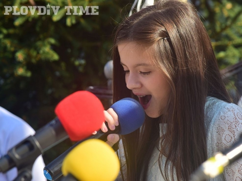 Песента на пловдивския славей Лидия Ганева вече звучи и в училищата