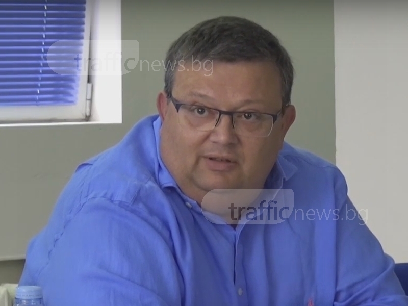Цацаров припомня на съдии за позабравени дела