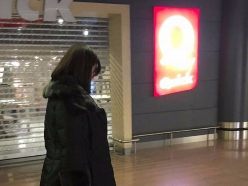 Часове преди оставката на Борисов: Меглена Кунева отлетя за Брюксел СНИМКИ 