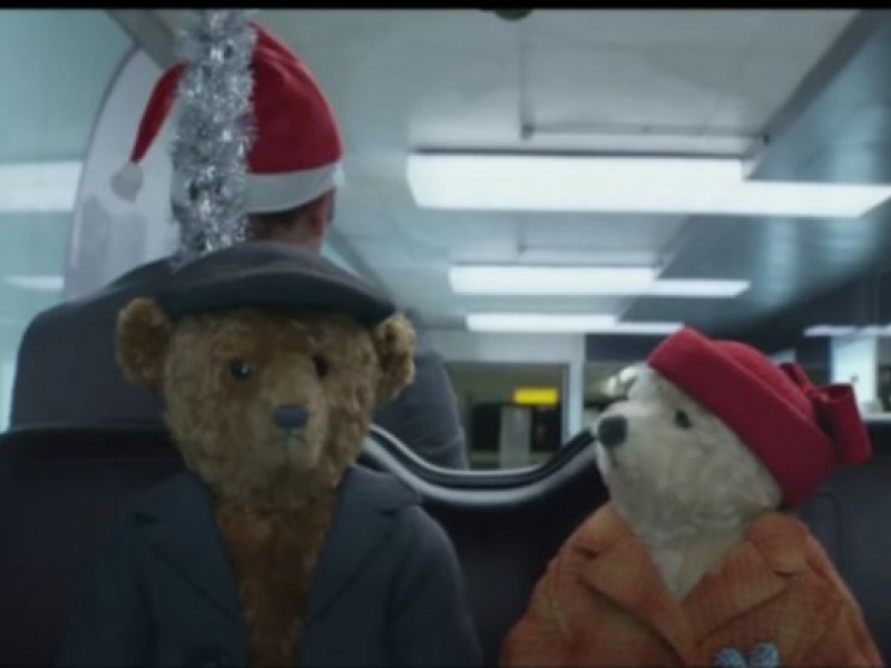 Коледната реклама на летище просълзи света ВИДЕО