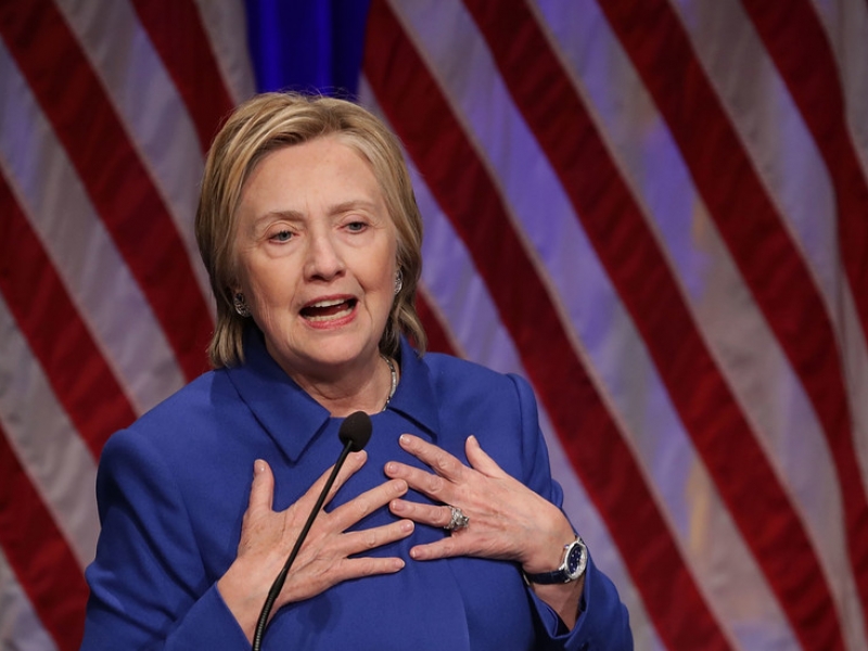 Клинтън: След загубата исках да се свия на кълбо и да не излизам от дома