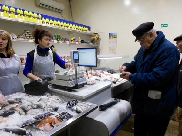 Добра новина за Никулден: Рибата тази година е по-евтина