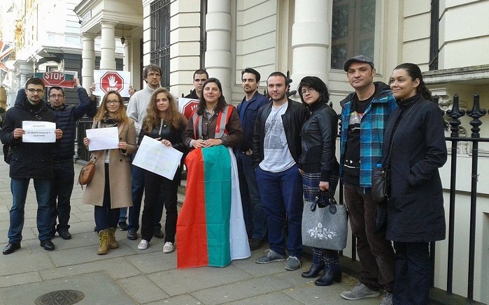 Миролюба Бенатова: Българите вече не са в България