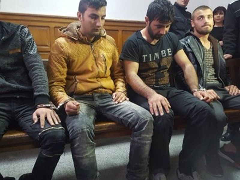 Част от задържаните след бунта в Харманли мигранти остават в ареста