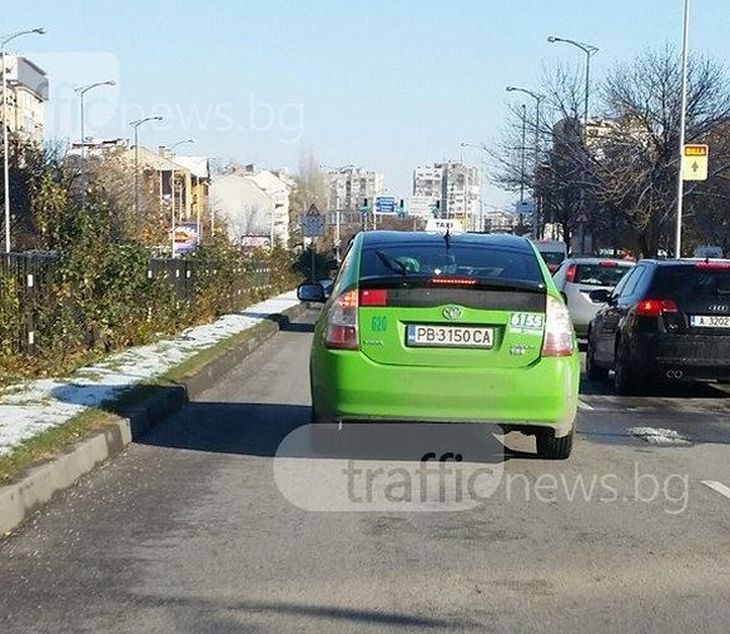 Пловдивският таксиджия, който замери кола с кафе: Караше с 100 км/ч и мина на червено СНИМКА