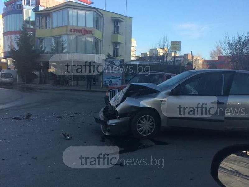 Мерцедес и фиат се помляха в Тракия СНИМКИ