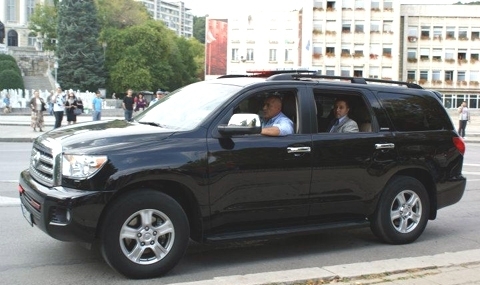 Следващия път като стане премиер, Бойко Борисов ще се вози в бронирана Лада Нива