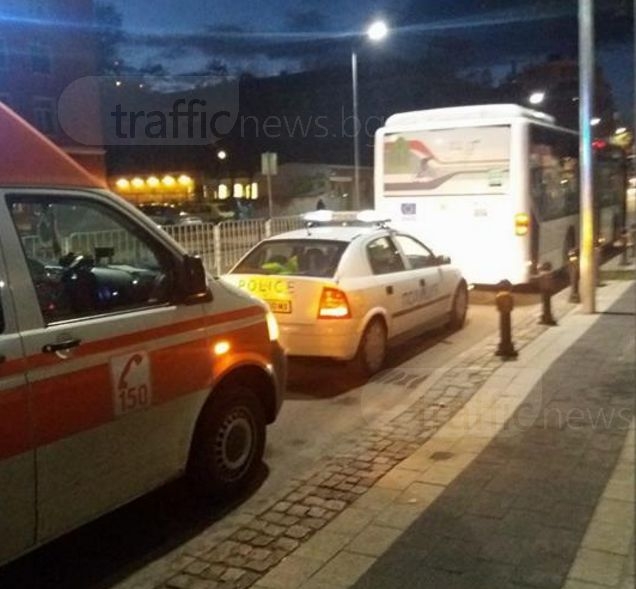 Рязка спирачка на автобус от градския транспорт прати пловдивчанка в болница СНИМКИ