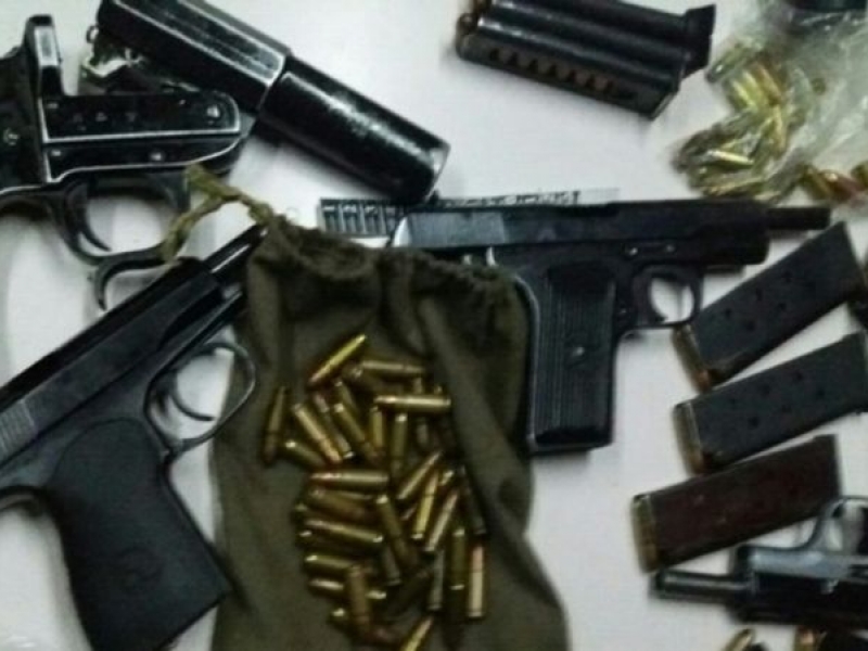 Задържаха рекордно количество оръжия СНИМКИ