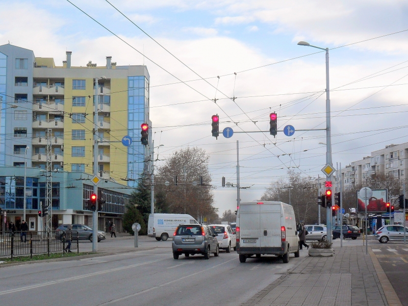 Подменят контролерите на светофарите по важни кръстовища в Пловдив