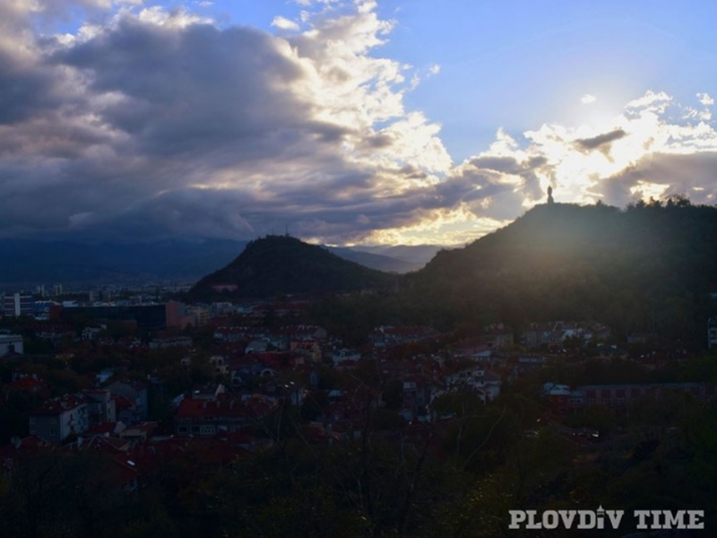 Студ и облаци в началото на седмицата в Пловдив, слънце в края