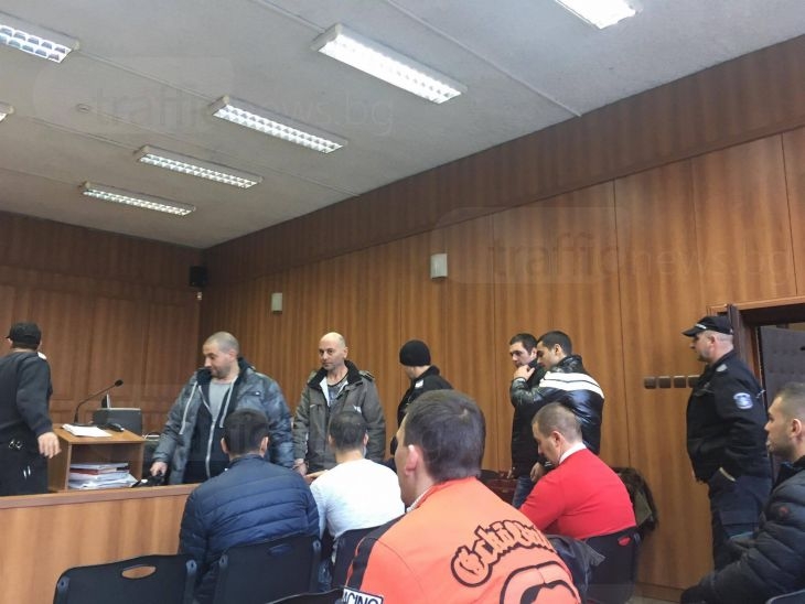 Керанов в съда: Отворя ли си чантата, всички тук влизат в затвора! СНИМКИ