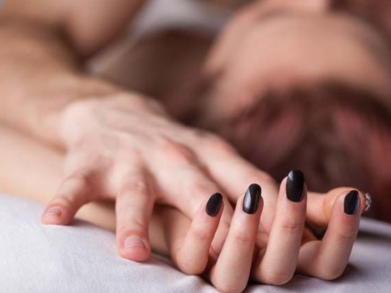 4 начина да използвате ръцете си за по-горещ и запомнящ се секс