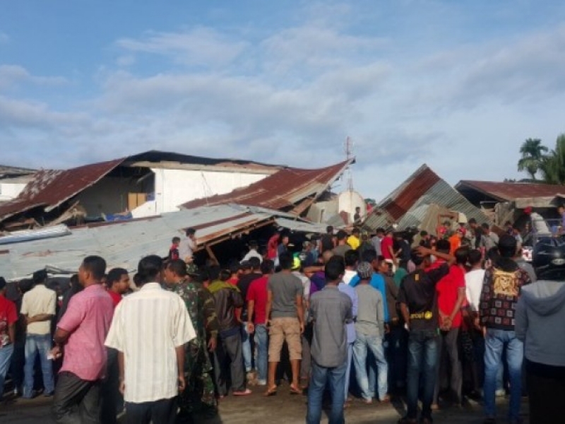Жертвите на земетресението в Индонезия са над 100 души
