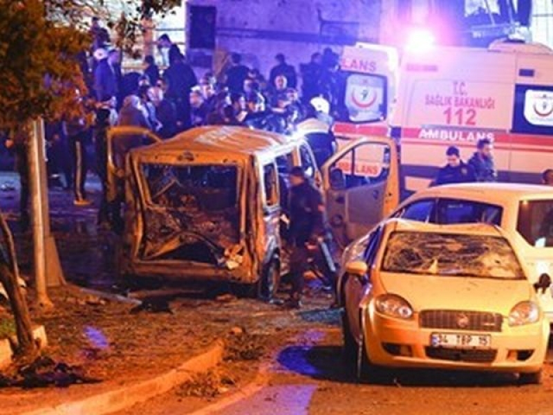 Загиналите в бомбения атентат в Истанбул растат