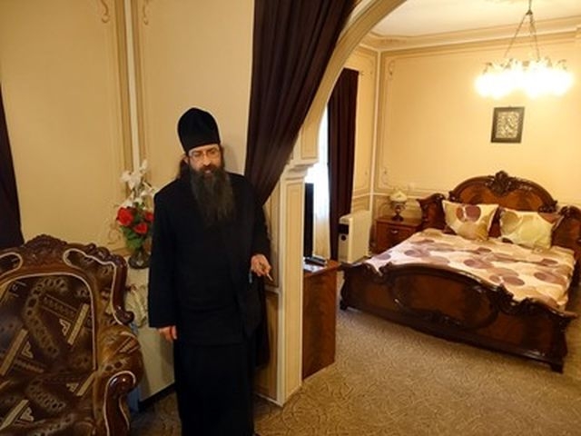 Бачковският манастир посреща миряни с 5 нови ВИП апартаменти СНИМКИ 