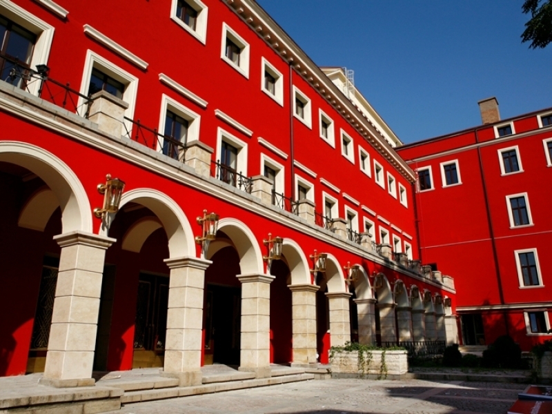 Коледният дух завладява Драматичния театър в Пловдив