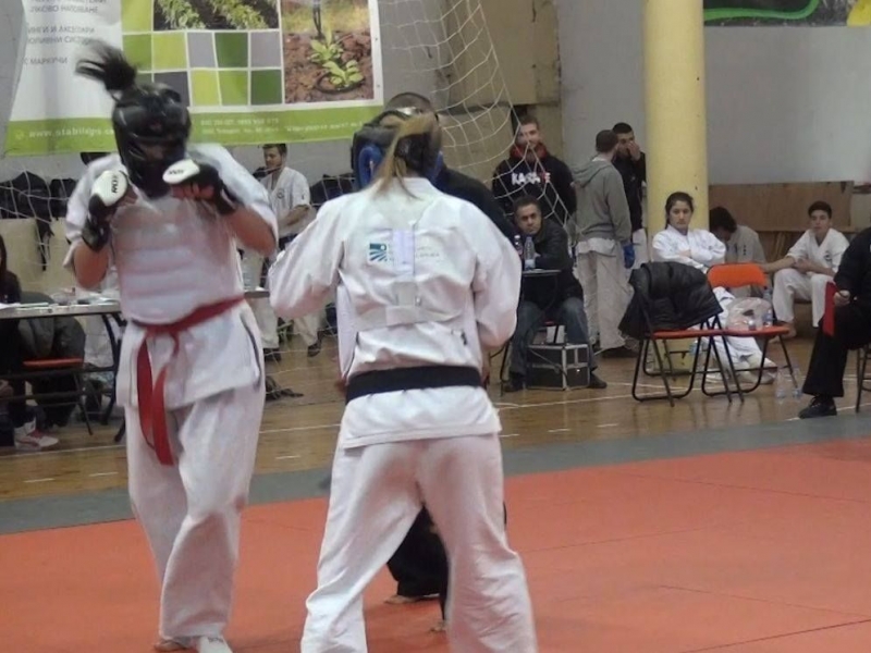 Пловдивски каратистки обраха овациите на национален турнир ВИДЕО 