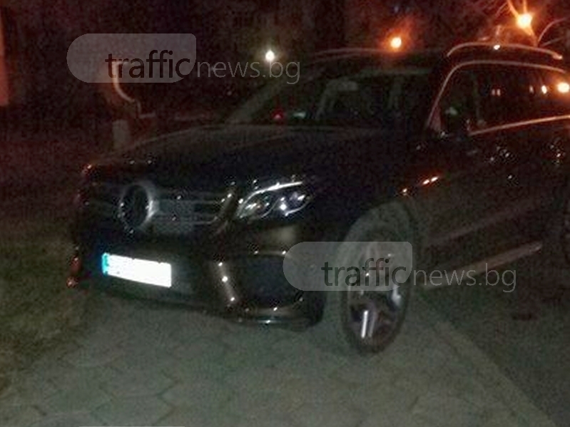 Класика в жанра: Шофьор паркира мерцедеса си на тротоар в Пловдив СНИМКИ