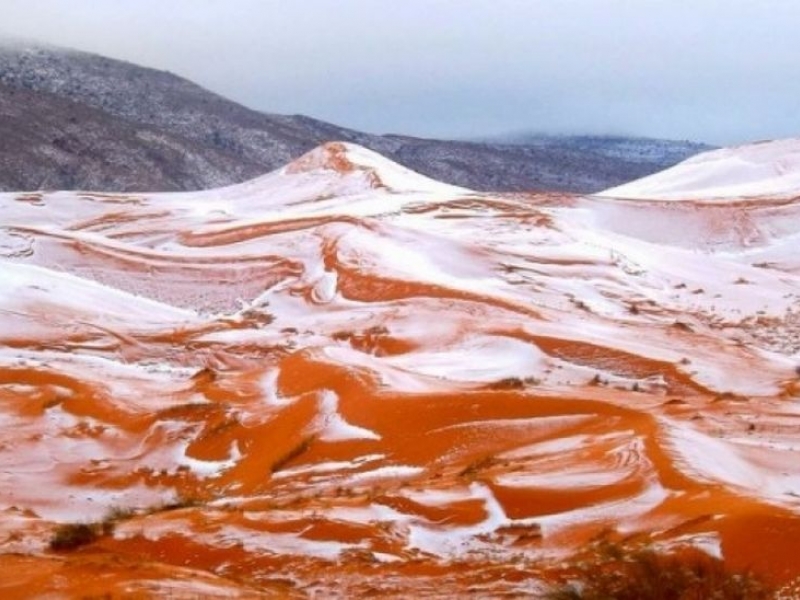 Първи снежинки паднаха в Сахара от 37 години насам СНИМКИ