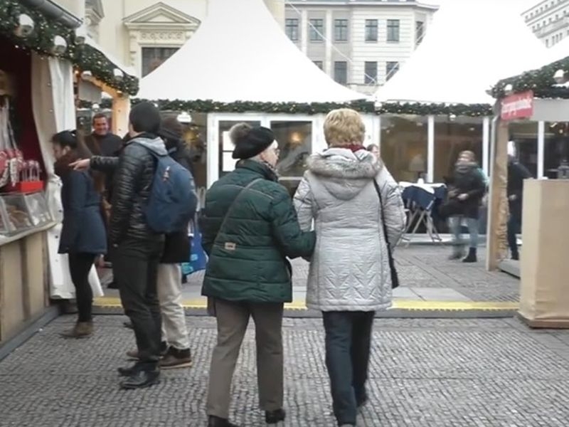 Коледният базар в Берлин отново отвори 