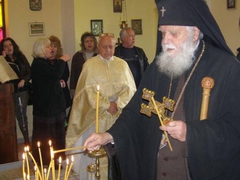 Почина врачанският митрополит Калиник