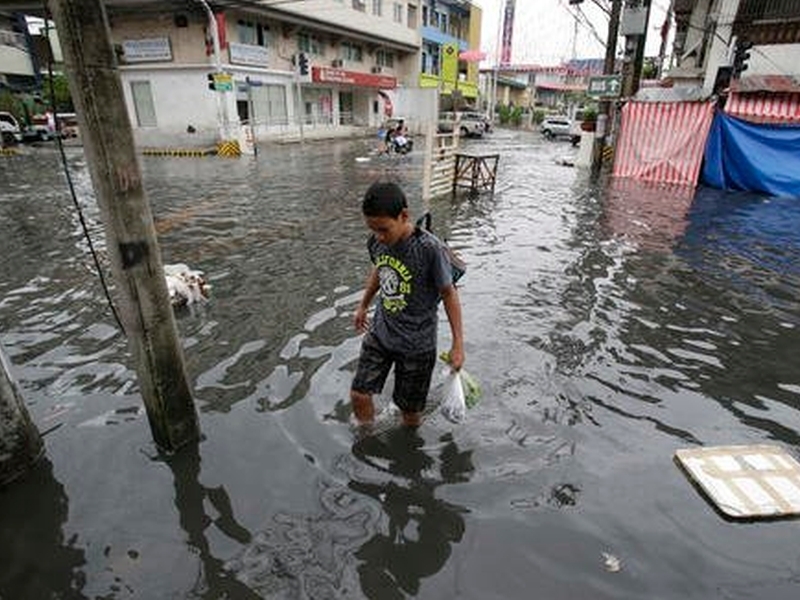 380 хиляди души са евакуирани във Филипините заради тайфун