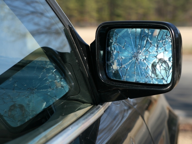 БМВ в Пловдив осъмна без регисграционна табела и със счупени огледала