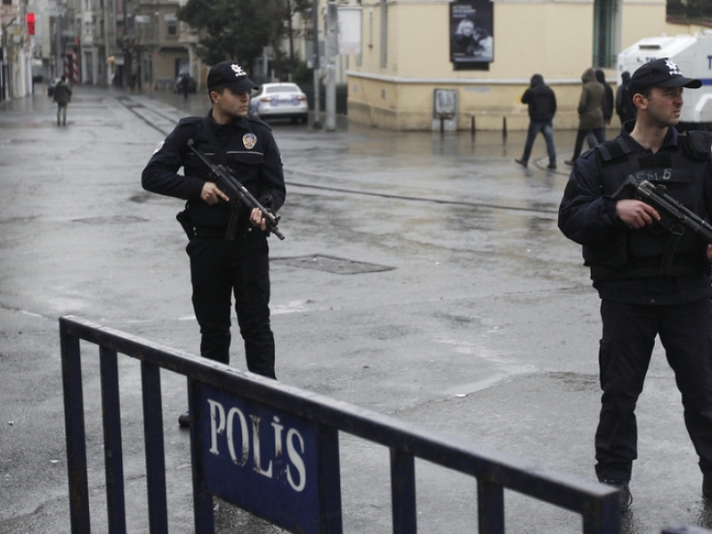 Задържаните за терористичната атака в Истанбул вече  са 12