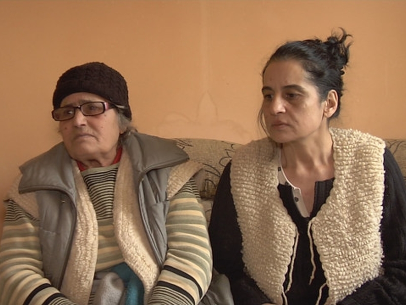 Майка и болната й дъщеря мизерстват със 180 лева месечно, нямат пари за ток
