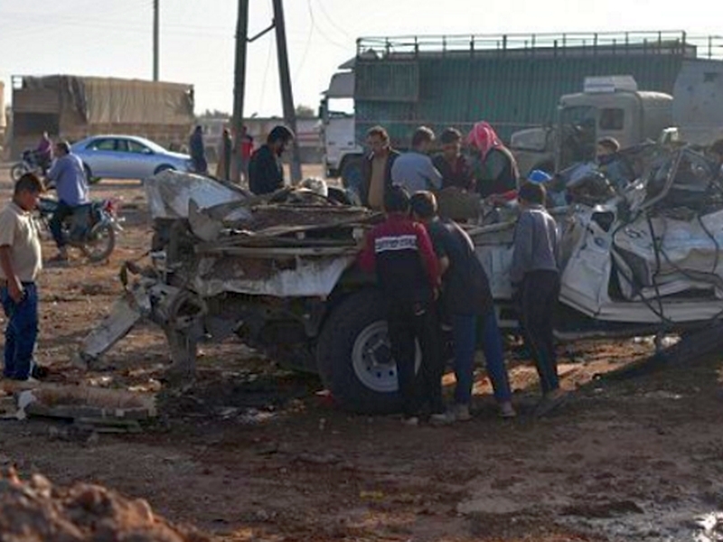 Кола бомба уби 43 души в Сирия