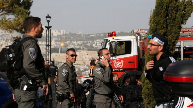 Камион се удари в група военни в Йерусалим, има убити