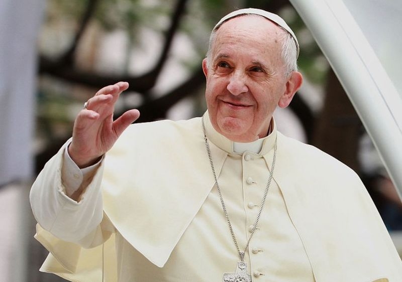 Папата разреши на жените да кърмят в църквата