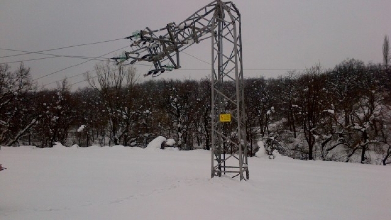 Заради снега: 38 места остават без ток