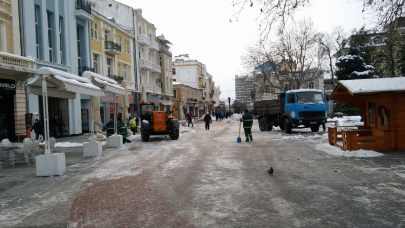 Задава се 24 часа снеговалеж в Пловдив, чакат нови 15 сантиметра сняг
