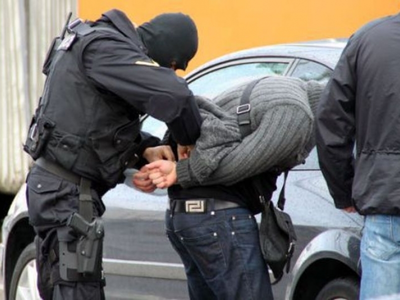 Наркодилър се опита да прегази полицаи в центъра на Пловдив