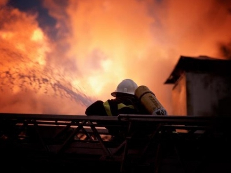 Пожар изпепели заведение в Карловско
